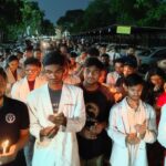स्थानीय डॉक्टरों के समर्थन में रायपुर में ऐतिहासिक कैंडल मार्च, अधिकारों और भविष्य की सुरक्षा को लेकर बुलंद हुई आवाज